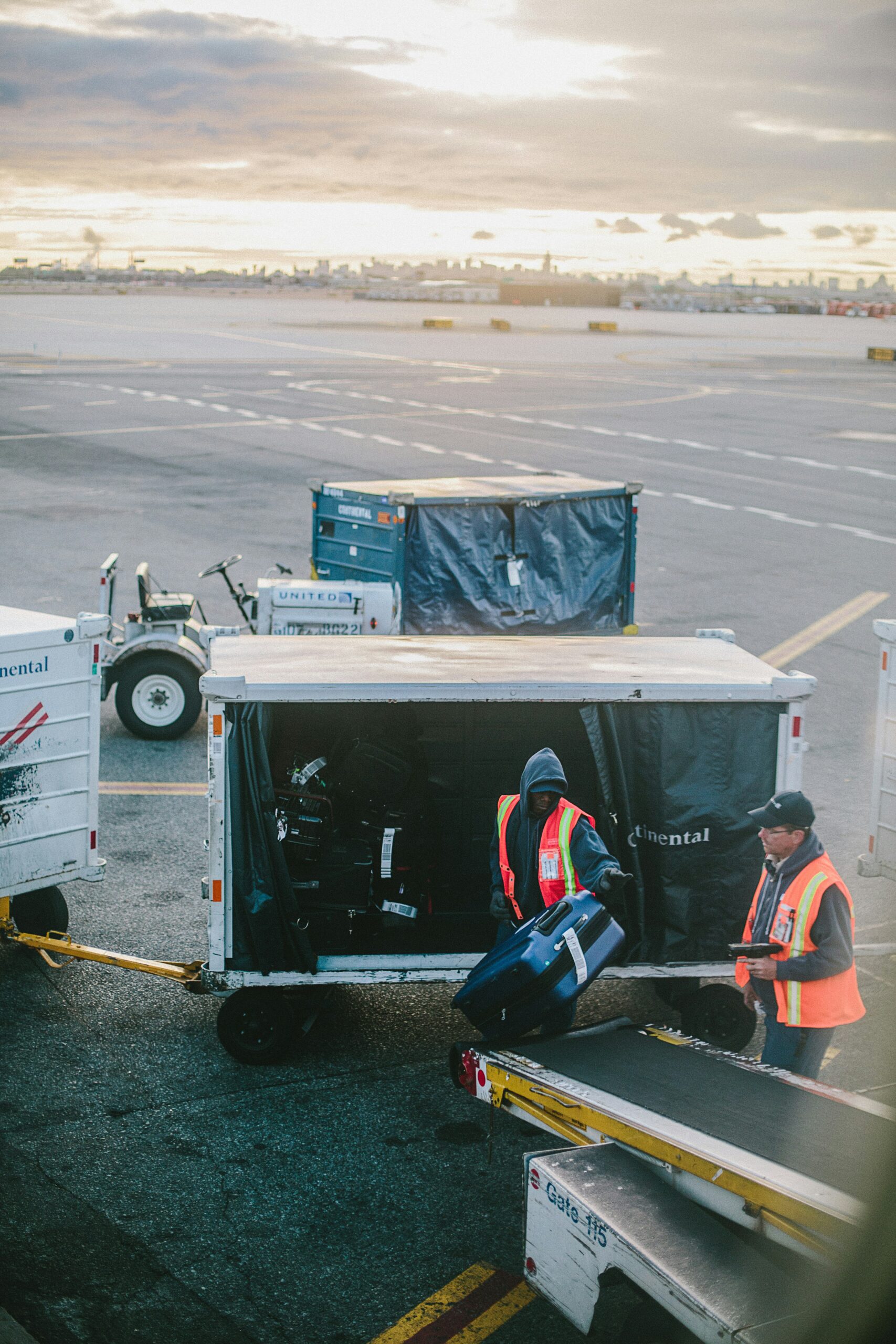 The Evolution of International Airliners: From Early Aviation to Modern Luxury Travel